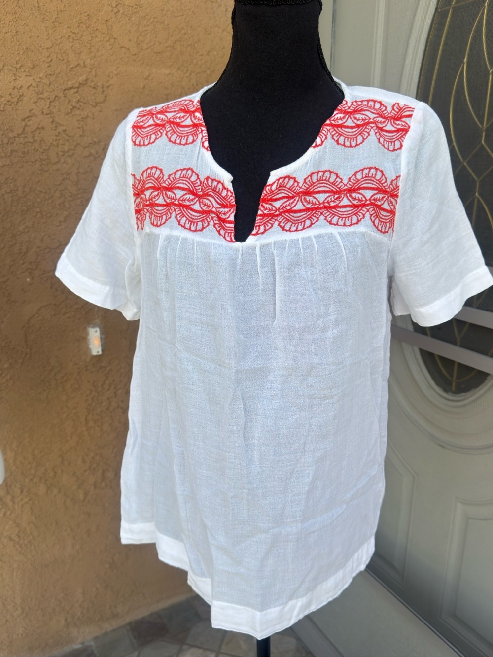 Old Navy White Short-Sleeve Split-Neck Top with Red Embroidery